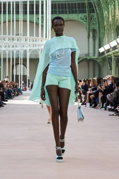 Look 27